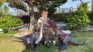 Đồ chơi mô hình khủng long trẻ em cỡ siêu lớn phát nhạc có đai yên để bé ngồi cưỡi chất liệu nhiều mẫu mã cao cấp
