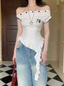 GUZILIAN | เสื้อยืดแขนสั้นไหล่เดียวไม่สมมาตรสำหรับผู้หญิงในช่วงฤดูร้อน เสื้อตัวบนเข้ารูปดีไซน์เก๋ไก๋และสวยงาม ทรงหลวม สไตล์เกาหลี