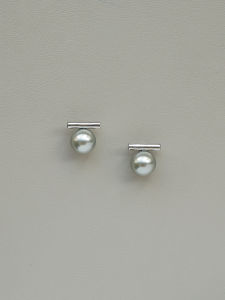 Tone Line Silver Gray Pearl Ear Clip Mosquito Coil Classy Minimalist Cool Elegant Versatile Non-Pierced Female Stud Earrings