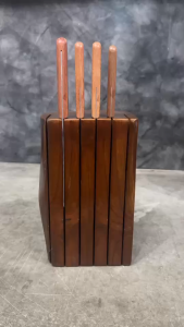 ที่เสียบมีดไม้สักอเนกประสงค์ ความสูง 25-30ซม. ความกว้างตามสัดส่วนรูปทรงกึ่งธรรมชาติ ที่เสียบมีด ที่เสียบมีดอเนกประสงค์ ที่เก็บมีด