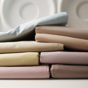 100% Pure Cotton Long Staple Pillowcase Single Piece Hotel Style Bedding Cover Skin Friendly Solid Color Fabric from China