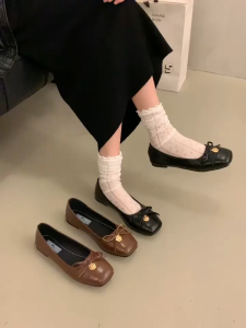 French Flat Shoes Mary Jane Shoes 2025 Autumn New Style Fashion Flat Buckle Strap Square Toe Shallow Mouth Grandma Shoes Women