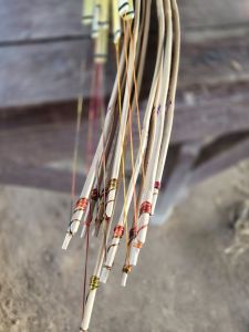 สนูว่าวมีให้เลือกหลายขนาด ดังดีมาก พร้อมคันใบพลาสติก มีเสียงดังกังวาน