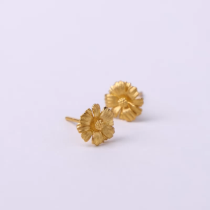 CHOW SANG SANG 周生生 999 24K Solid Gold Flower Blossom Dainty Stud Earrings for Women 94533E