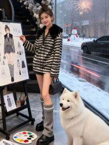 CHANGTONG | Chic and Stylish Sweater for Small Frames