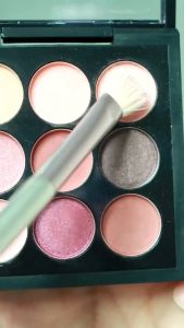 Palette Eyeshadow 9 Warna: Kosmetik Mata Berkualitas