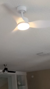 52-inch ceiling fan 3-blade ABS fan 6-speed remote control reversible/timer function silent pure copper DC motor variable frequency fan suitable for living rooms dining rooms bedrooms homes and other places.