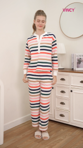 BTD12S5T01-BỘ THUN DÀI VỚI THIẾT KẾ CỔ TRỤ MANG SỰ TRẺ TRUNG ẤM ÁP VÀ TẠO CẢM GIÁC THOẢI MÁI KHI MẶC