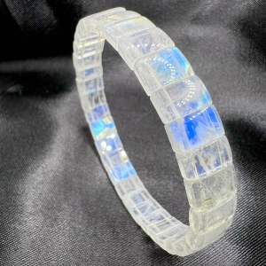 💯(Actual Item) Natural Crystal Moonstone Bracelet 9MM 优质蓝月光石手串手排（印度料）（天然水晶）lan yue guang shi - FAST SHIPPING (G123)