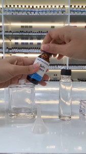 หัวเชื้อน้ำหอมกลิ่น พ่อครูภรัณ อูด ไวท์เบลน (OUD VIBRANT)