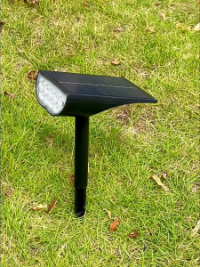 9LED Solar lawn lights outdoor waterproof LED landscape lights garden villas courtyard spotlights ground mounted tree lights โคมไฟสนาม LED โซล่าเซลล์ กันน้ำ IP65 สำหรับสวนและพื้นที่ภายนอก