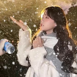 Artificial Snow Foam Christmas Decoration Spray Snow Can Fake Snow Flurry Wedding Celebration Festive Supplies