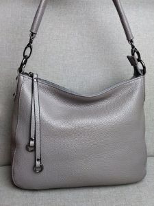 กระเป๋าหนังแท้ชั้นดีสำหรับผู้หญิง กระเป๋าสะพายข้างแบบสะพายข้าง กระเป๋าถือ กระเป๋าผู้หญิง กระเป๋าหนังวัวชั้นดี กระเป๋าสะพายข้างสำหรับเดินทาง