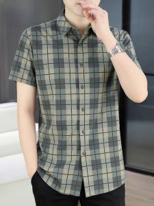 HENGYUANXIANG | เสื้อเชิ้ตแขนสั้นผ้าไหมน้ำแข็งสำหรับผู้ชาย ทรงหลวม สไตล์ลำลอง ทรงบาง แฟชั่นฤดูร้อน 2025 เสื้อผ้าผู้ชายจาก Hengyuanxiang