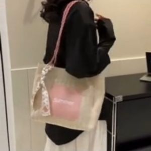 วิธีกระเป๋าแฟชั่นเกาหลี คุณสมบัติของกระเป๋าแฟชั่นสไตล์เกาหลี กระเป๋าสานแฟชั่นเกาหลี แถมฟรีริบบิ้นโบว์ จุของกระเป๋าทำงาน กระเป๋าสะพายผู้หญิง