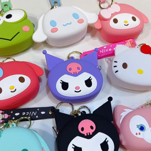 Portable Kuromi Keychain Wallet Kawaii Sanrio Silicone Waterproof Coin Pouch for Girls Gift