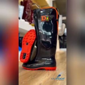 💥 รองเท้า บูทกันน้ำ รุ่น 1920 บูทยาง บูท PVC ชาวนา สีดำพื้นส้ม ความสูง 19 นิ้ว - MFS