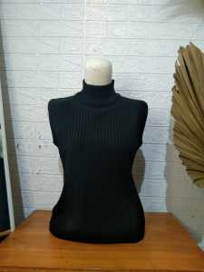 Turtleneck Tanktop Rajut: Pilihan Modis untuk Atasan Wanita