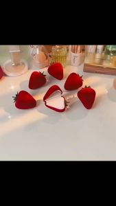 Popular Strawberry Box Cute Jewelry Boxes Ring Flocking Storage Box Fashion Earring Jewelry Box Birthday Gift