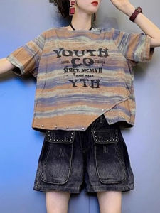 Shalldoer | เสื้อยืดแขนสั้นผู้หญิงดีไซน์ไม่สมมาตรแฟชั่นฤดูร้อน ดีไซน์ตัวอักษรพิมพ์ลาย ทรงหลวม สวมใส่สบาย เสื้อผ้าทำงาน