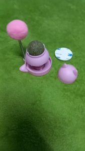 Viên Catnip cỏ mèo bạc hà gắn tường dạng xoay thư giản tiêu búi lông giảm stress cho mèo