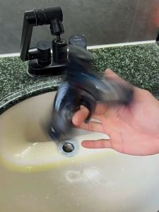 Đồ chơi Phun nước ngoài trời cho trẻ em Sung phun nước Tinh Thể Băng ICE BURST mẫu mới 2024 Phiên bản cơ không dùng Pin