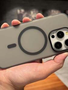 Ultra-Thin Frosted Fingerprint-Resistant Liquid Silicone Magnetic Absorption Magsafe Charging Compatible Black Grey iPhone15Pro Case Apple15Promax Soft Shell 14/13Pro Full Cover Anti-Fall I12