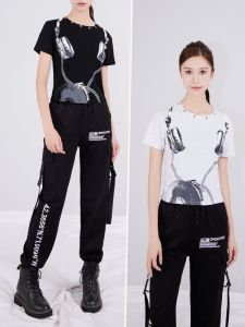 เสื้อยืดคอกลมแขนสั้นผู้หญิงทรงสลิมฟิตพิมพ์ลายสไตล์สปอร์ตสไตล์แจ๊สฤดูร้อน 100% คอตตอน เสื้อผ้าทำงาน แฟชั่น