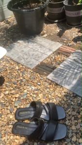 ลดเหลือ100บาท งานกล่อง รองเท้าแตะส้นเตี้ยจาก Donna & Co. เป็นตัวเลือกที่ดีสำหรับผู้ที่มองหารองเท้าที่สวมใส่สบายและมีสไตล์