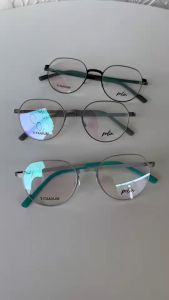 กรอบแว่นสายตา รุ่น 8008 เนื้อไทเทเนียม เบาทน ไร้สกรู ทรงสวยหรู