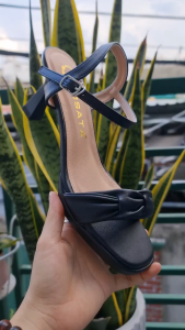 [ẢNH THẬT-FREESHIP] Sandal nữ quai ngang ROSATA RO700 -6p- Đen Be - BKSTORE