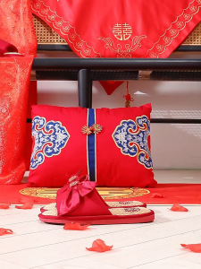 BD Sandal Pengantin Couple Groom/Bride Merah Shuang Xi / Sendal Slip On Shuangxi Bahan Empuk Rajutan Jerami Tebal WED67