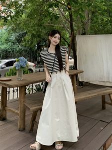 เสื้อยืดคอกลมแขนกุดทรงเข้ารูปสำหรับผู้หญิงในช่วงฤดูร้อนปี 2024 เสื้อผ้าทำงานสไตล์เกาหลีแฟชั่นสองชิ้น