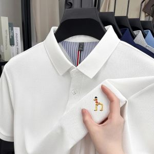 การออกแบบแบรนด์เสื้อโปโลผู้ชายแขนสั้นเสื้อยืดฤดูร้อนใหม่ประณีตสุนัขเย็บปักถักร้อยแฟชั่นธุรกิจหล่อผู้ชาย