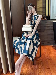 Elegant Floral Print Dress High Waist A-Line Silhouette Casual Autumn Fashion for Young Women Unique Style Not Repeating