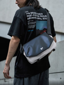 กระเป๋าสะพายข้างทรงสี่เหลี่ยมจัตุรัสสำหรับผู้ชาย ความจุขนาดใหญ่ กระเป๋าสะพายข้างสำหรับเดินทาง ปั่นจักรยาน กระเป๋าผ้า Oxford ทรงสี่เหลี่ยมจัตุรัส