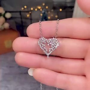 Huitan Fashion Luxury Heart Shaped Pendant Necklace for Wedding Stylish Womens Accessories Party Love Gift Statement Necklaces