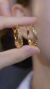 Hikaw 18k Saudi Gold Earrings: A Sparkling Birthday Gift