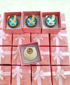 Cufflinks Collar Button & Eagle PIN BROOCH: A Guide to Laminated Thick Metal Fashion Accessories