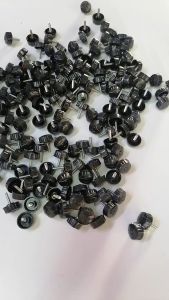 Ốc gắn vào tay quay máy câu cá