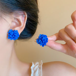 Retro Hong Kong Style Klein Blue 3D Flower Earrings Versatile Whitening High End Fashion Ear Jewelry Alloy Geometric Pattern for Women