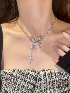 【Pharaoh🎀COD】Kalung Kupu-kupu Berlian Bersinar Mewah Ringan Wanita Desain Ceruk Rantai Tulang Selangka Kelas Atas
