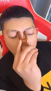 Sisir Pijat Cendana: Perawatan Wajah Kepala & Keseimbangan Kenyamanan Maksimal