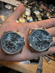 Đồng hồ nam hiệu DIESEL QUARTZchỉ mặt máy không dây size 45mmmáy MIYOTA 1 lịch vỏ thép không gỉđáy xoáy chống nước 10BARquý khách mua tự mua dây đeo cho phù hợp với sở thích giá của 1 sản phẩm