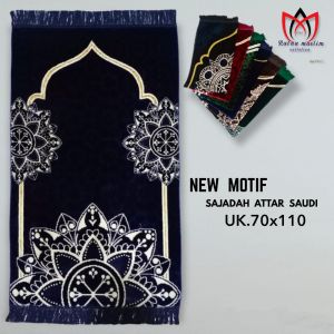 SEJADAH TERBARU ATTAR SAUDI TEBAL DAN LEMBUT ukuran dewasa 70 X 110 cm bahan beludru SPIEGEL///COD
