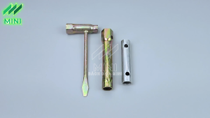 Dụng cụ mở bugi xe máy để thay thế bugi đánh lửa