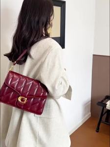 Elegant Diamond Quilted Small Shoulder Bag for Women Vintage Flap Crossbody Purse Classic Daily Handbag with Two Color Options