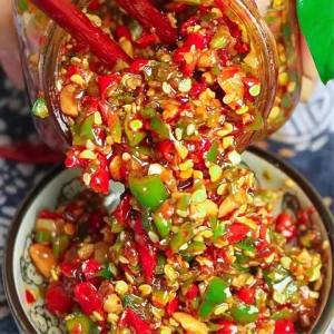 Very Spicy Red and Green Chili Garlic Sauce