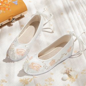 Elevated Head Embroidered Shoes Womens Traditional Hanfu Footwear Ming Dynasty Style Inner Heightening Cloth Shoes Ethnic Style Low Heel Rubber Outsole