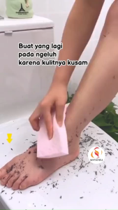 Sponge Perontok Pengangkat Daki Spons Gosok Pembersih Daki Kotoran Kulit Anak Dewasa